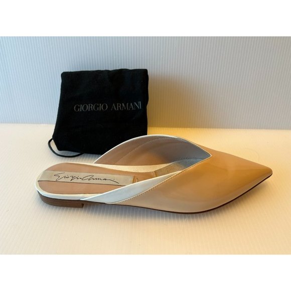 Giorgio Armani Nude Patent Leather Slides Flats, Size 7 (US) 37 (IT) NWOB!